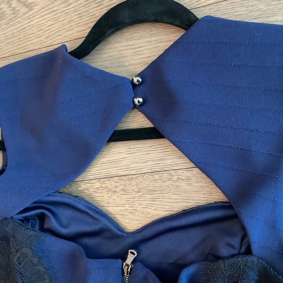 Guess Form-Fitting Dress - Navy Blue With Black Detailing - Picture 6 of 6